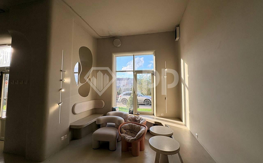 Сдаю торговое помещение, 66,3 м² фото