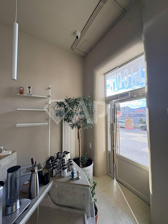 Сдаю торговое помещение, 66,3 м² фото