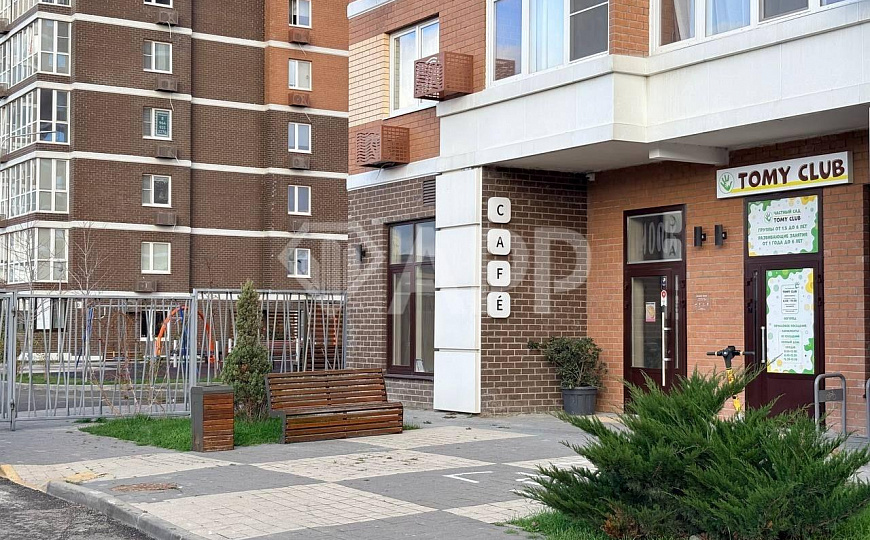 Сдаю торговое помещение, 66,3 м² фото