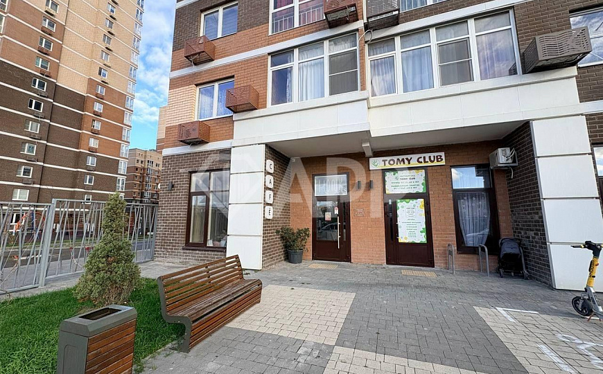 Сдаю торговое помещение, 66,3 м² фото