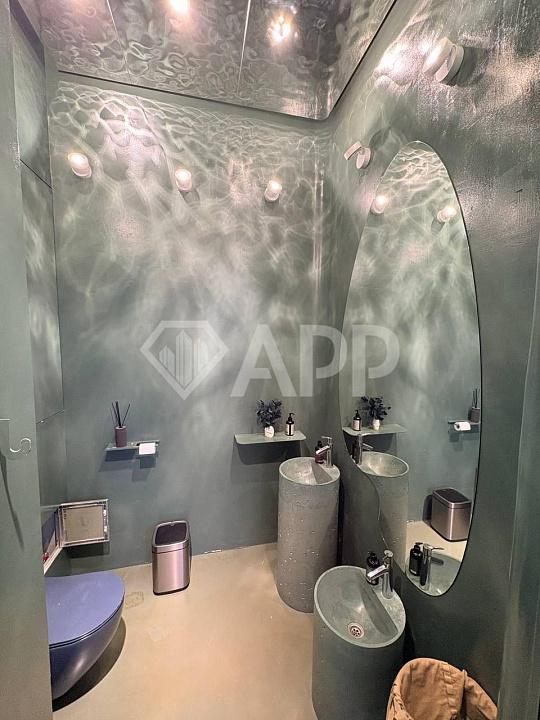 Продам торговое помещение 66,3 м2 фото