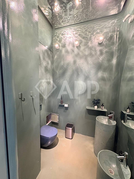 Продам торговое помещение 66,3 м2 фото