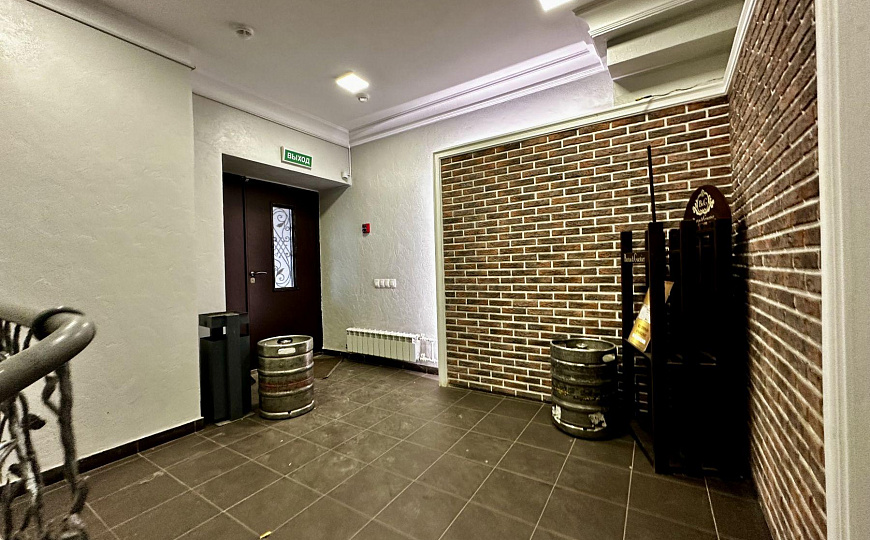 Продажа 280 м2 на 1 линии пр-та Победы д.10 фото