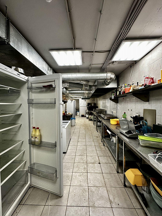 Продажа 280 м2 на 1 линии пр-та Победы д.10 фото