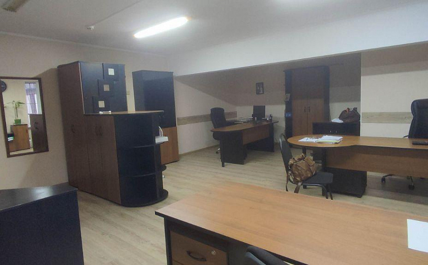 Сдам аренду отдельностоящее здание, можно по частям. фото