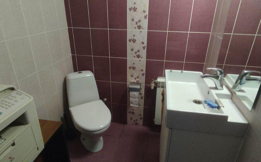 Сдам аренду отдельностоящее здание, можно по частям. фото