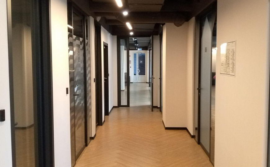 Сдам в аренду офисное помещение класса А фото