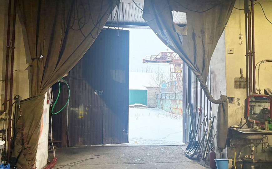 Аренда 280 м теплое с кран балкой. фото