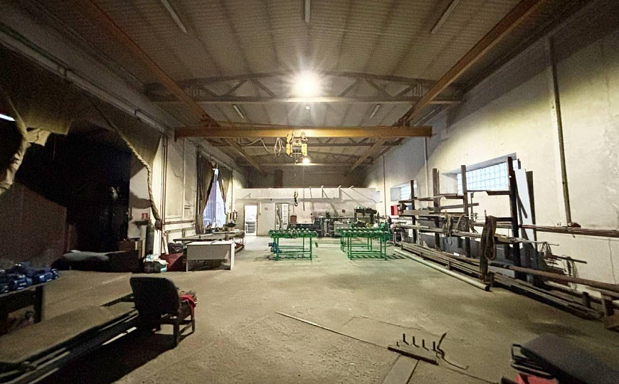 Аренда 280 м теплое с кран балкой. фото