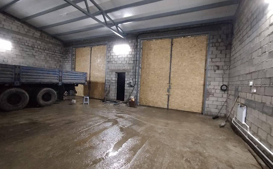 Грузовой теплый автосервис фото