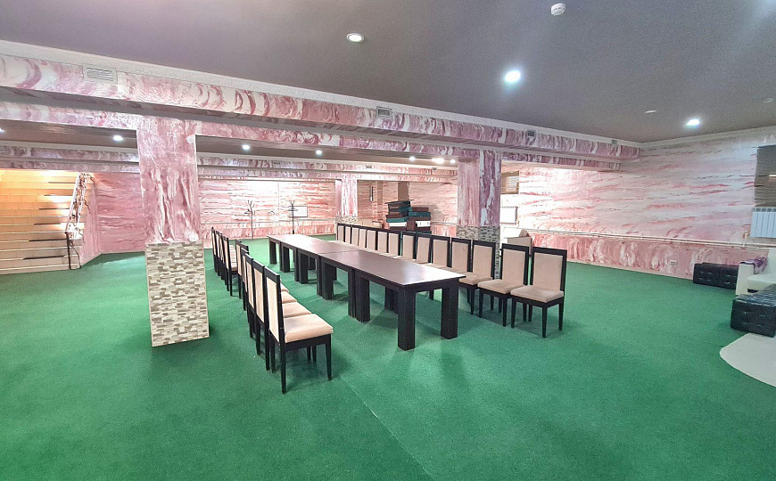 Цоколь 250 м2 на первой линии под караоке, бильярд, доставку еды фото