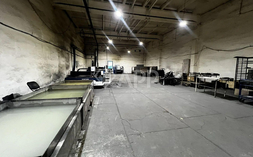 Продам производственное помещение, 3 030 м², земля 1 ГА фото