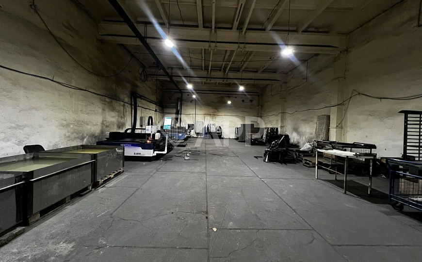 Продам производственное помещение, 3 030 м², земля 1 ГА фото