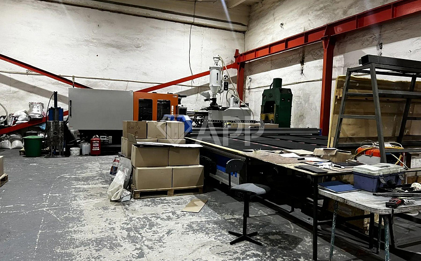 Продам производственное помещение, 3 030 м², земля 1 ГА фото