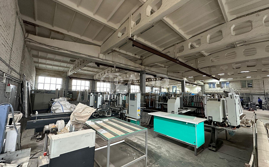 Производственное теплое помещение 900м² с кран-балкой фото