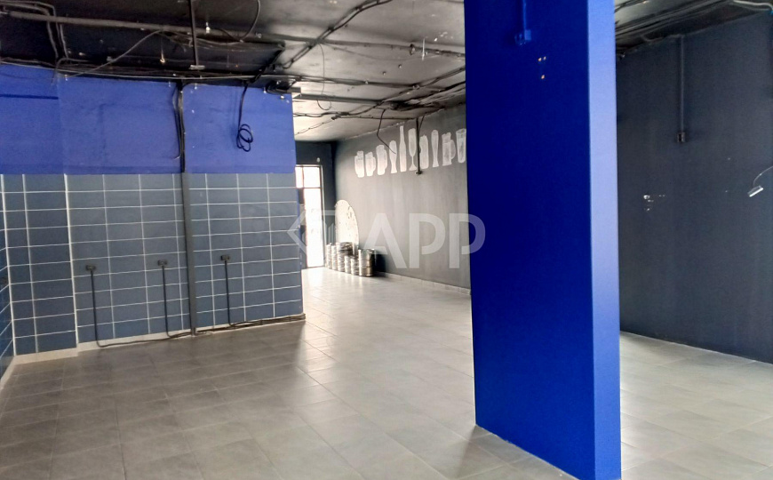 Сдам торговое помещение, 102,7 м² фото