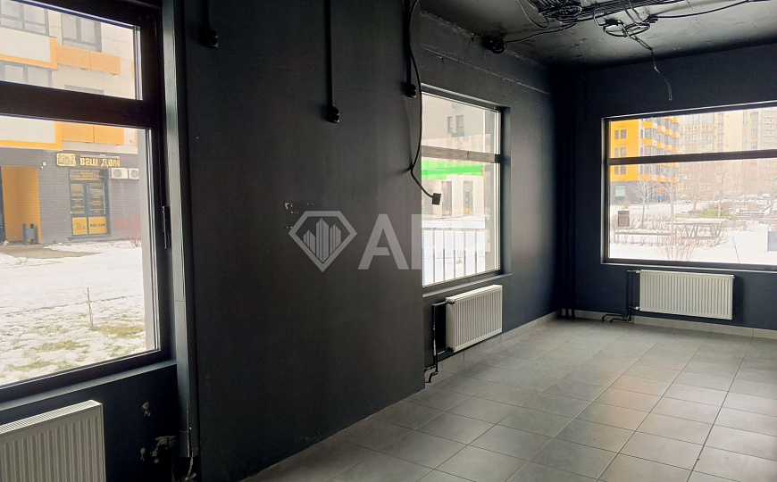 Сдам торговое помещение, 102,7 м² фото