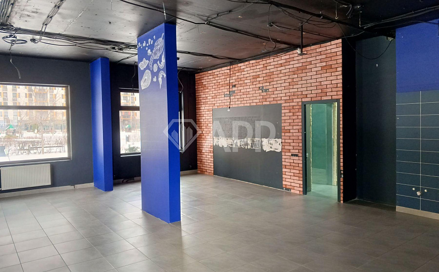 Сдам торговое помещение, 102,7 м² фото