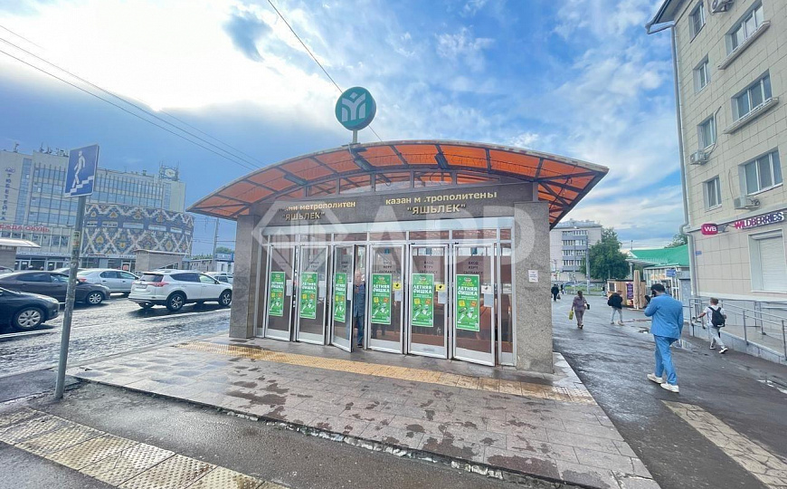 Cдаю отдельно стоящее здание у метро. фото