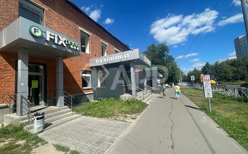 Cдаю отдельно стоящее здание у метро. фото