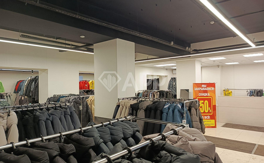 Cдаю отдельно стоящее здание у метро. фото