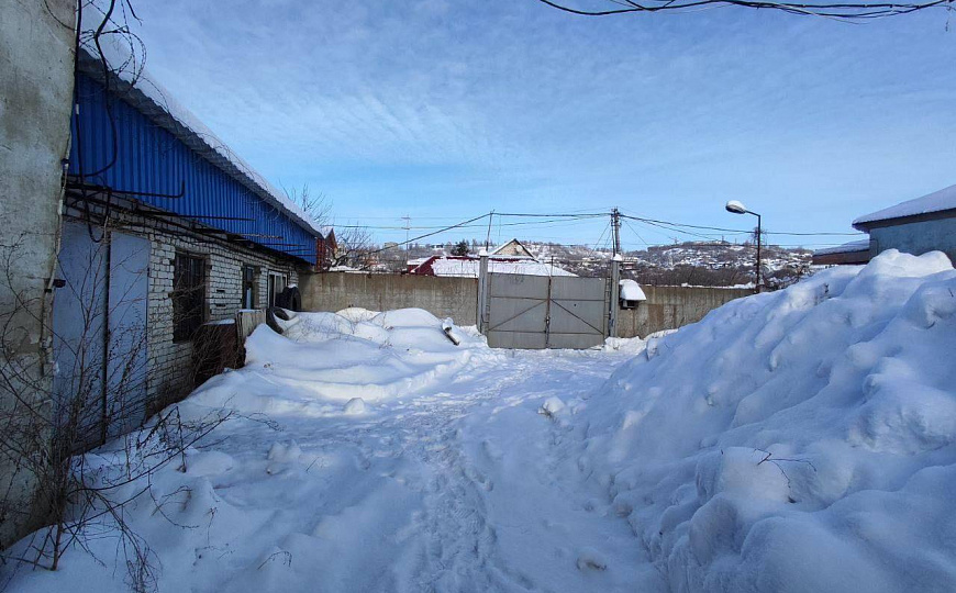 База с гаражными боксами и офисом фото