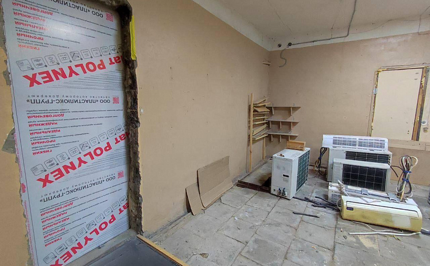 База с гаражными боксами и офисом фото