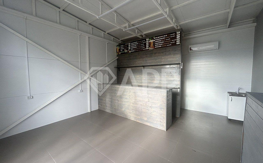 Сдаю торговое помещение, 58 м² фото