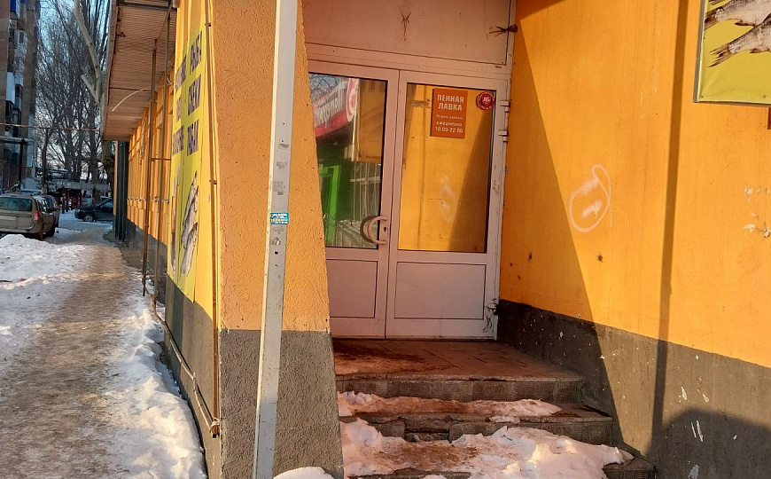 Сдается в аренду торговое помещение на первой линии, 341 м² фото