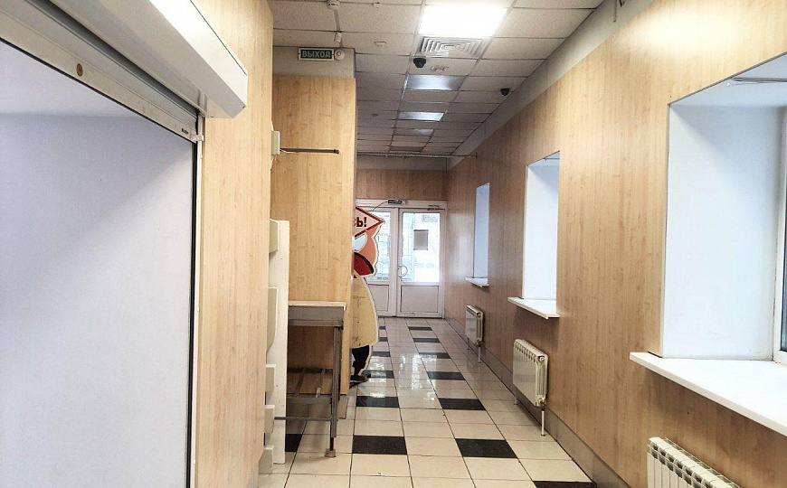 Сдается в аренду торговое помещение на первой линии, 341 м² фото