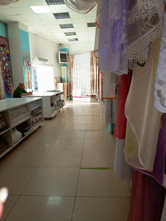 Торговое помещение, 211 м² фото