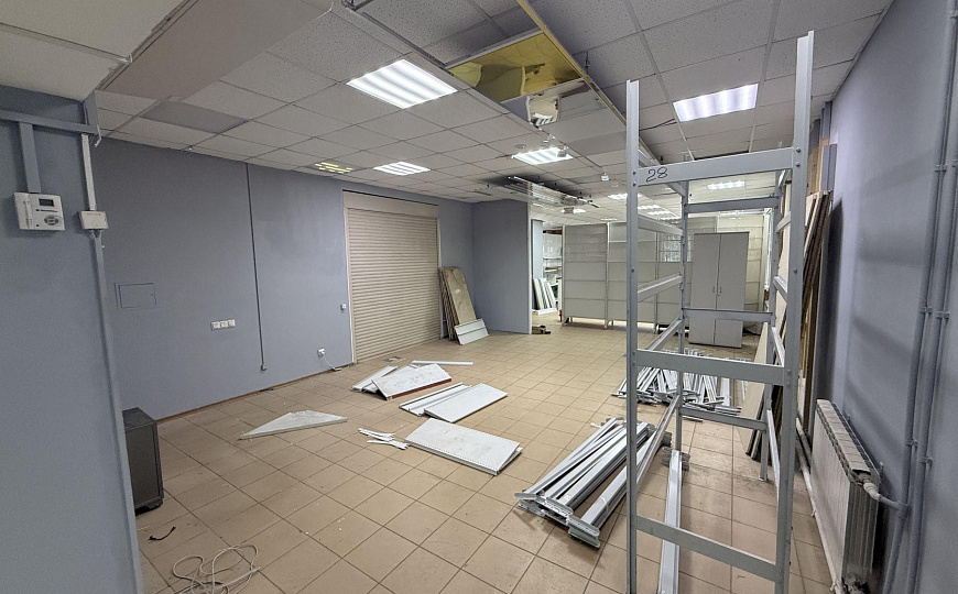 Сдам торговое помещение, 131 м² фото