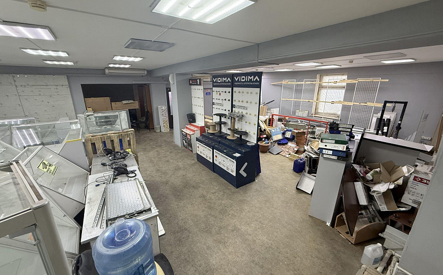 Сдам торговое помещение, 131 м² фото