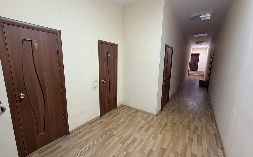 Сдам офисное помещение, 300 м² фото