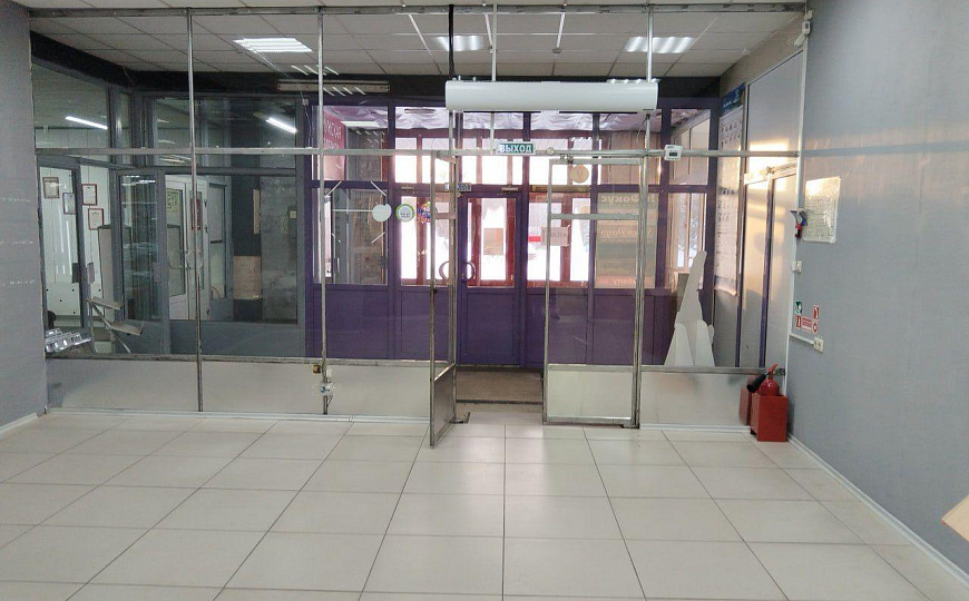 Помещение 8 м2 в Торговом центре фото