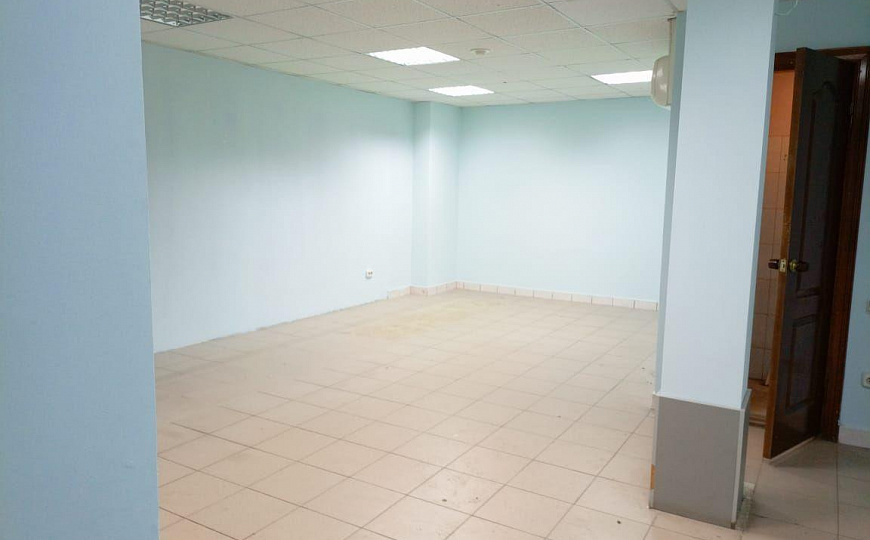 Торговое помещение на трафике 86,5 м2 фото