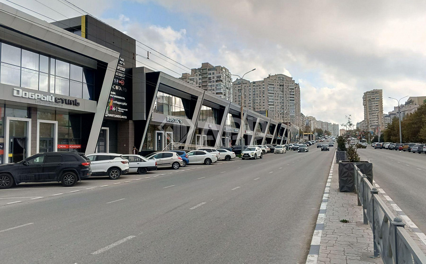 Сдаю на первой линии торговое помещение, 65 м² фото