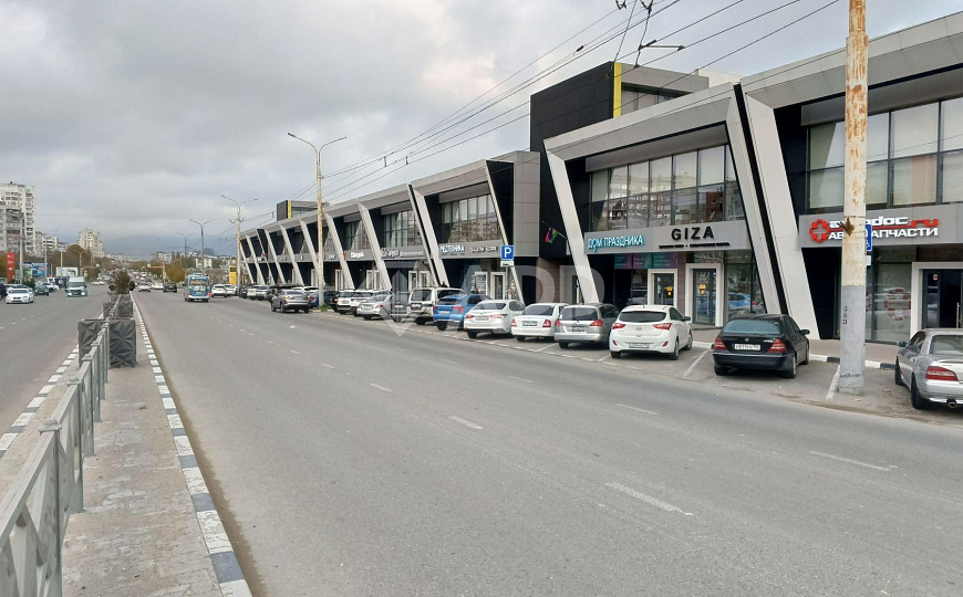 Сдаю на первой линии торговое помещение, 65 м² фото