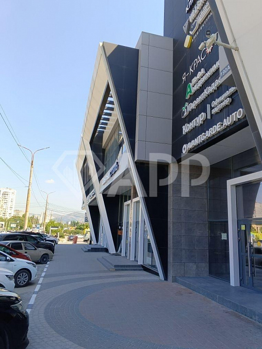 Сдаю на первой линии торговое помещение, 65 м² фото