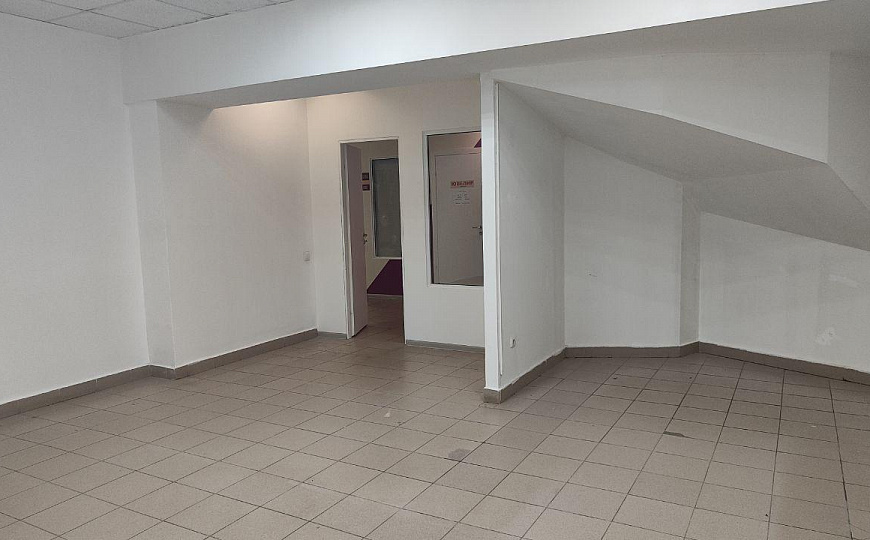 Сдам помещение с водой  34 м² фото