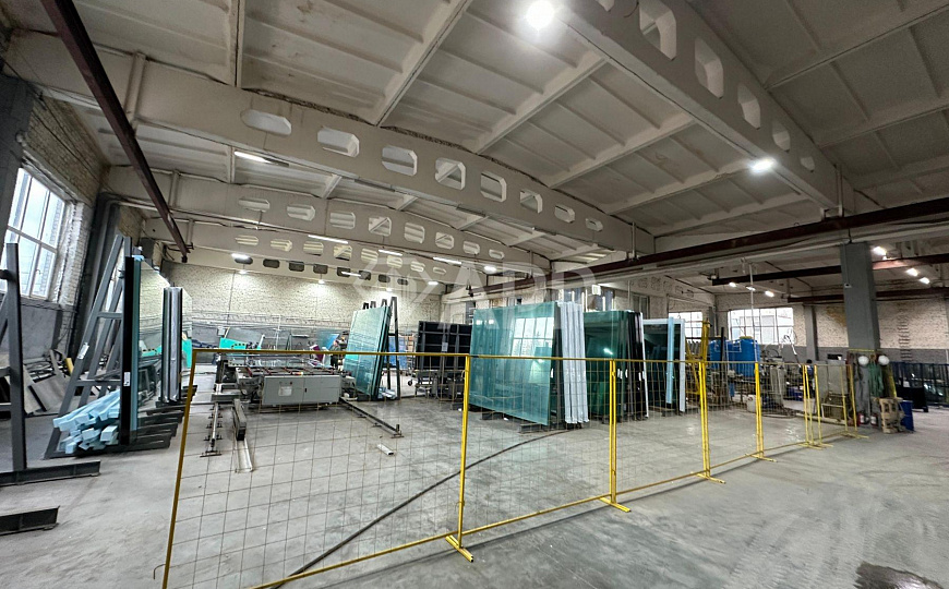 Производственное теплое помещение 900м² с кран-балкой фото