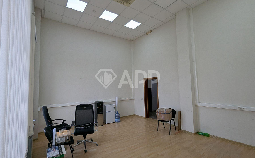 Продаю здание 310 м² у порта офис фото