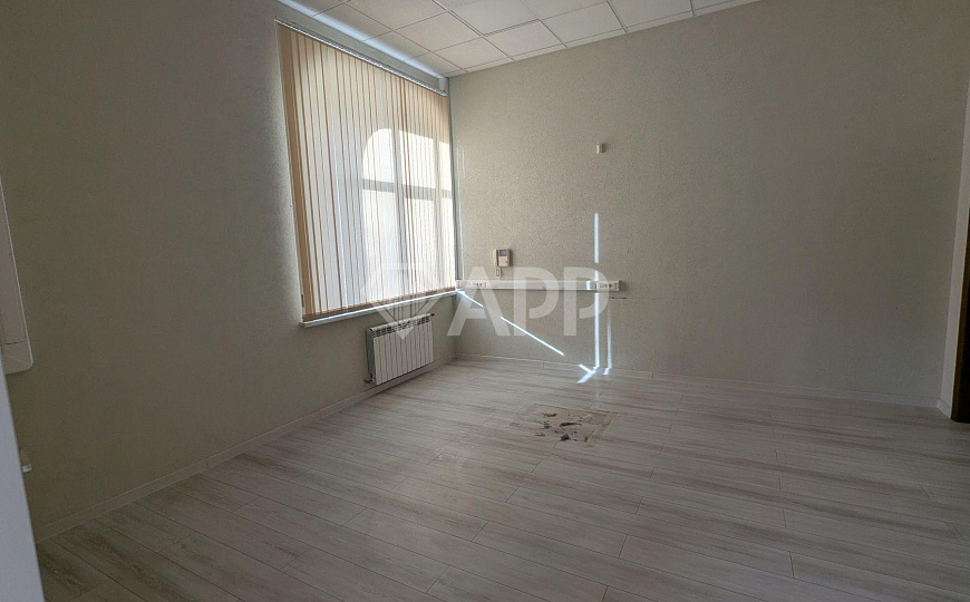 Продаю здание 310 м² у порта офис фото