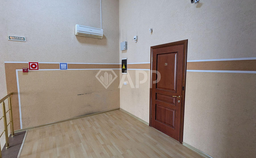 Продаю здание 310 м² у порта офис фото