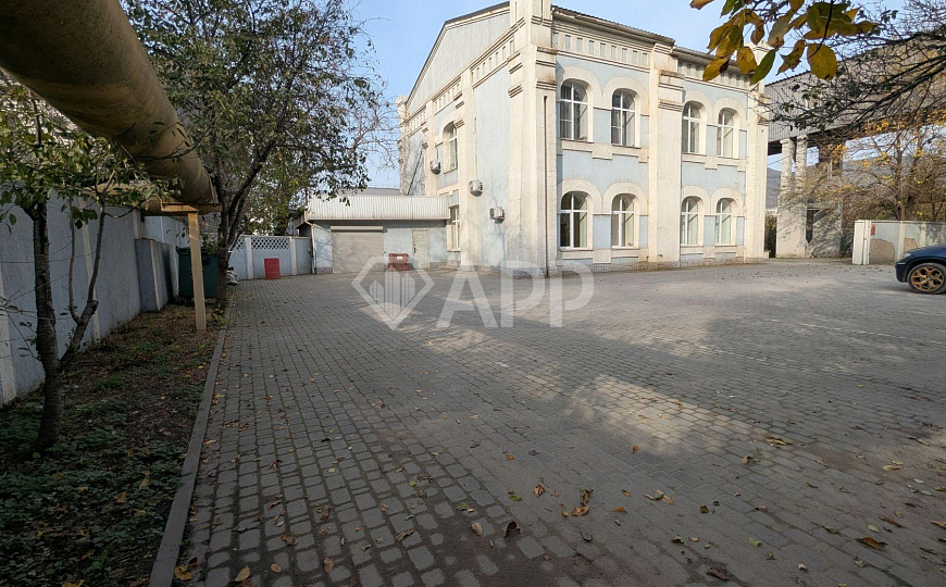 Продаю здание 310 м² у порта офис фото