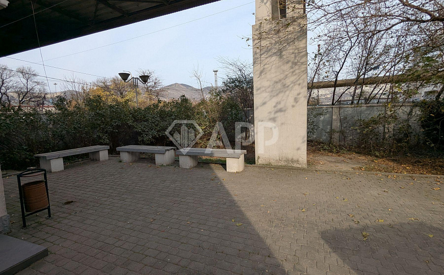 Продаю здание 310 м² у порта офис фото