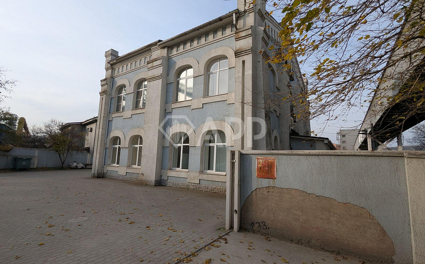 Продаю здание 310 м² у порта офис фото