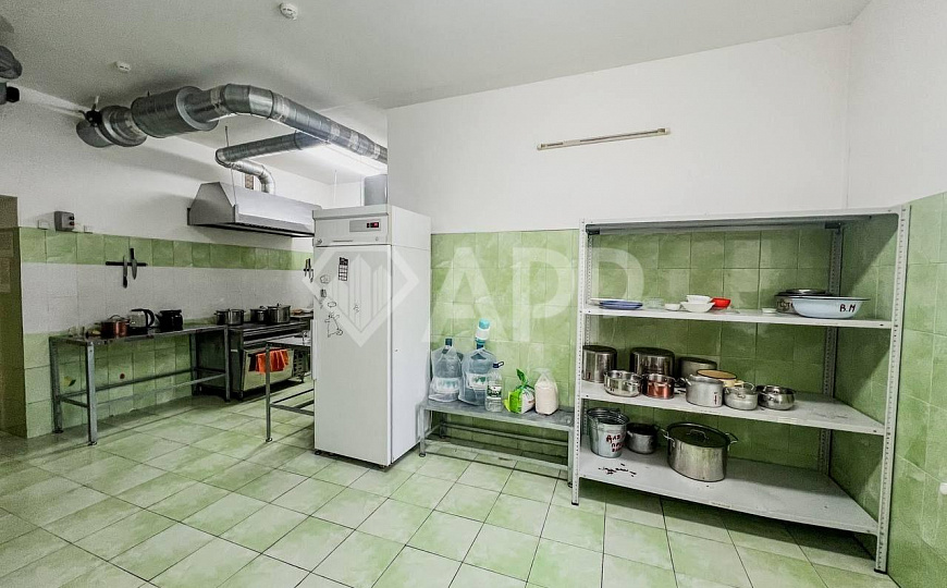 Помещение 550м² | 1 этаж | Делится | 2 входа | фото