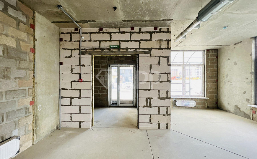 Сдаю торговое помещение, 103 м² фото