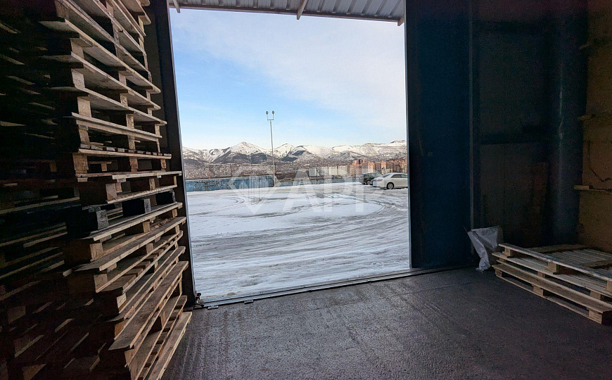 Продаю складской комплекс площадью 7 000 м² фото